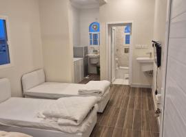 Studio with roof, hotel v destinaci Salalah