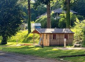 Chalet privé résident - camping la raviège, ξενοδοχείο σε La Salvetat