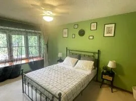 Sunny Bedroom in Quiet TownHouse