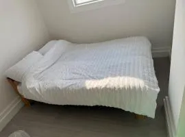 Cozy Studio Retreat in Croydon