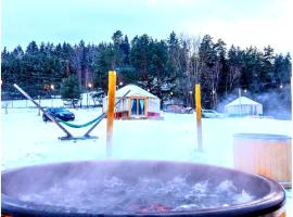 Glamping Niebiańska Osada Jurty Dolnośląskie, luxusní kemp v destinaci Polanica-Zdrój