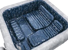 Chez Pascal et Louna au calme avec Jacuzzi ! Proche PARIS et RER B et CDG AÉROPORT, hotel in Sevran