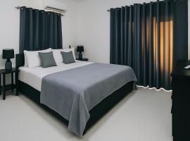 Entire Apartment With Full Kitchen Free Parking & WIFI