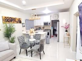 Luxury Escape at Serenity Palms Ja, Modern & Stylish, ξενοδοχείο σε Ocho Rios