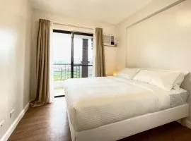 2BR The Redwoods Fairview w Free Parking