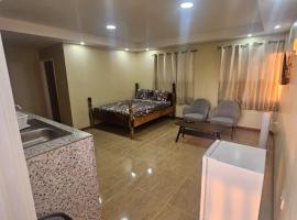 Lion's Guest House in Warner, hotel v destinaci Mahaut
