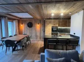 Appartement neuf 7 pers, 3 chambres avec balcon et parking à Val-d'Isère - FR-1-519-43