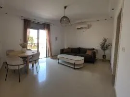 Cozy Apartment with Terrace Near Beach & City Netanya