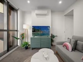 Cosy CBD Park Views Retreat