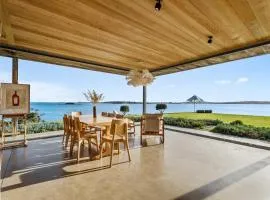 Waiheke Island Coastal Retreat