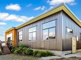 Hosts on the Coast Cooks Coastal Comfort