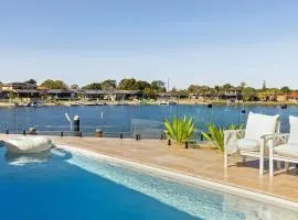 Ocean Starr - Glorious Views of the Clarence - Holiday Yamba