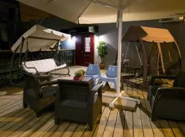 Johnny Hotel
