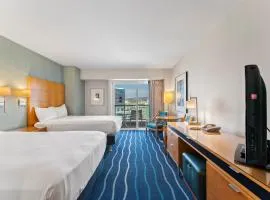 Ala Moana Hotel Sleeps 4 near beach