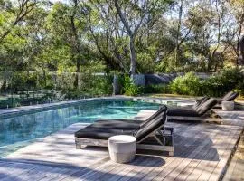 Bangalay Villa 15 just Steps from Seven Mile Beach
