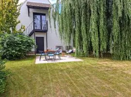 Cosy apartment with garden