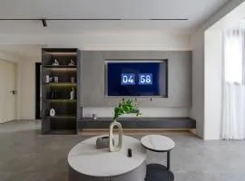 Urban Hub Superior Suite 2 bedrooms Central location close to commercial district