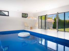 Villa Felicità Pool House, βίλα σε Svabovice