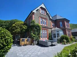Y Garth, Sleeps 12