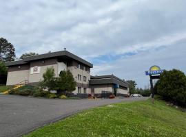 Days Inn by Wyndham Duluth Lakewalk, hotel blizu aerodroma Aerodrom Duluth International - DLH, Dulut