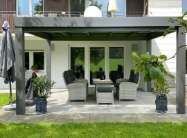Tolles Apartment mit großer, überdachter Terrasse, hotel em Überlingen