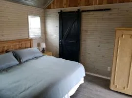 Romantic Granbury Cabin Ideal for a Texas Getaway