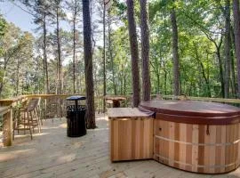 Amazing Tented Cabin with Hot-tub in Scottsboro, Alabama