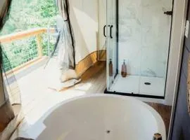 Amazing Luxurious Safari Tent with Sauna and Bath in Kentucky