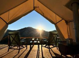 Incredible Tented Cabin with Fantastic Vistas in Conner, Montana, Hotel in Conner