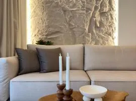 Luxury apartment 70m2 with 2 bedrooms ,balcony and jacuzzi , Downtown Thessaloniki