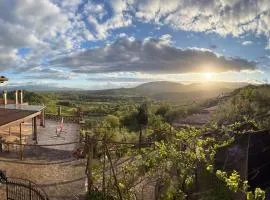Hillside home with fantastic view - 7 beds - only 1h from Rome