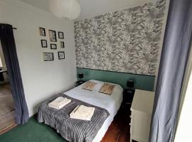 T2 cozy avec vue sur Morlaix, hotel in Morlaix