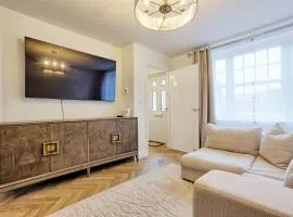 Luxury and cosy 2 bed entire house in Essex 20 mins from beach