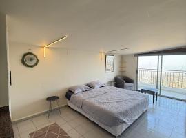 Estiraha Studios with Beirut View, hotel em Aley