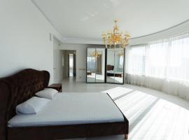 Golden Apartments of Arcadia, ξενοδοχείο με υδρομασάζ σε Dobrovelychkivka