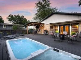 Mimosa Pool Haus - Hot Tub Pool & Fire Pit