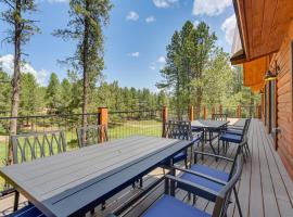 엔젤 파이어에 위치한 호텔 3 Mi to Resort Year-Round Angel Fire Getaway!