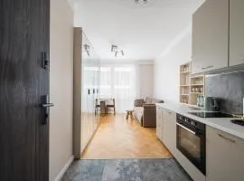 Widok Warsaw City Apartment by BookingHost