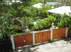Lapislazuli House & Flats with shared Pool