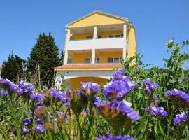 Apartments Buturi
