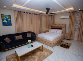 Sapphire Guest House and Event Centre, bed & breakfast σε Trofwi