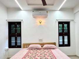 Mājdzīvniekiem draudzīga viesnīca Nisarg - With kitchen & Cradle Home Stay pilsētā Budža