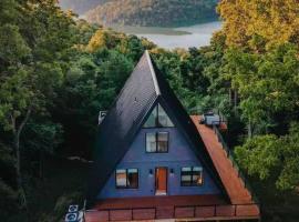 The Tennessee A-Frame, hotel in Smithville