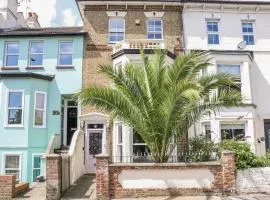 18 Pakefield Road