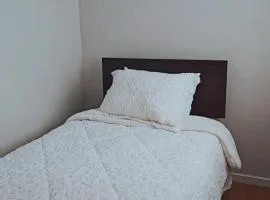 Habitación con baño privado y entrada independiente