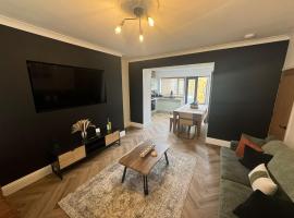 Marine Cottage 1 - With Private Hot Tub, biệt thự ở Newbiggin-by-the-Sea