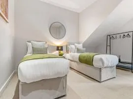 Spacious 2-Bedroom Apartment, Guests 6, Parking, Fast Wi-Fi, Near Digbeth Attractions