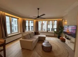 Japandi Lofts - 2 Bedrooms at old city of Antwerp