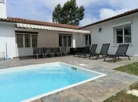 La Maison de la plage piscine chauffée et plage à 200 m