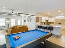 3 Mi to Dtwn: Dallas Getaway w/ Game Area!